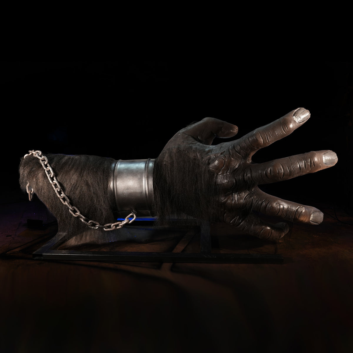 King Gorilla Giant Hand Display Photo Op Themed Attractions