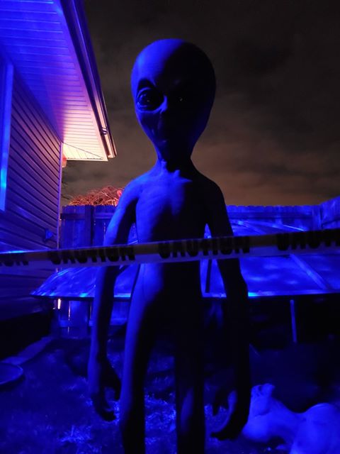 Alien Tech Props 4.5 ft. Alien Prop Life-Sized Latex and Foam Filled – Distortions Unlimited