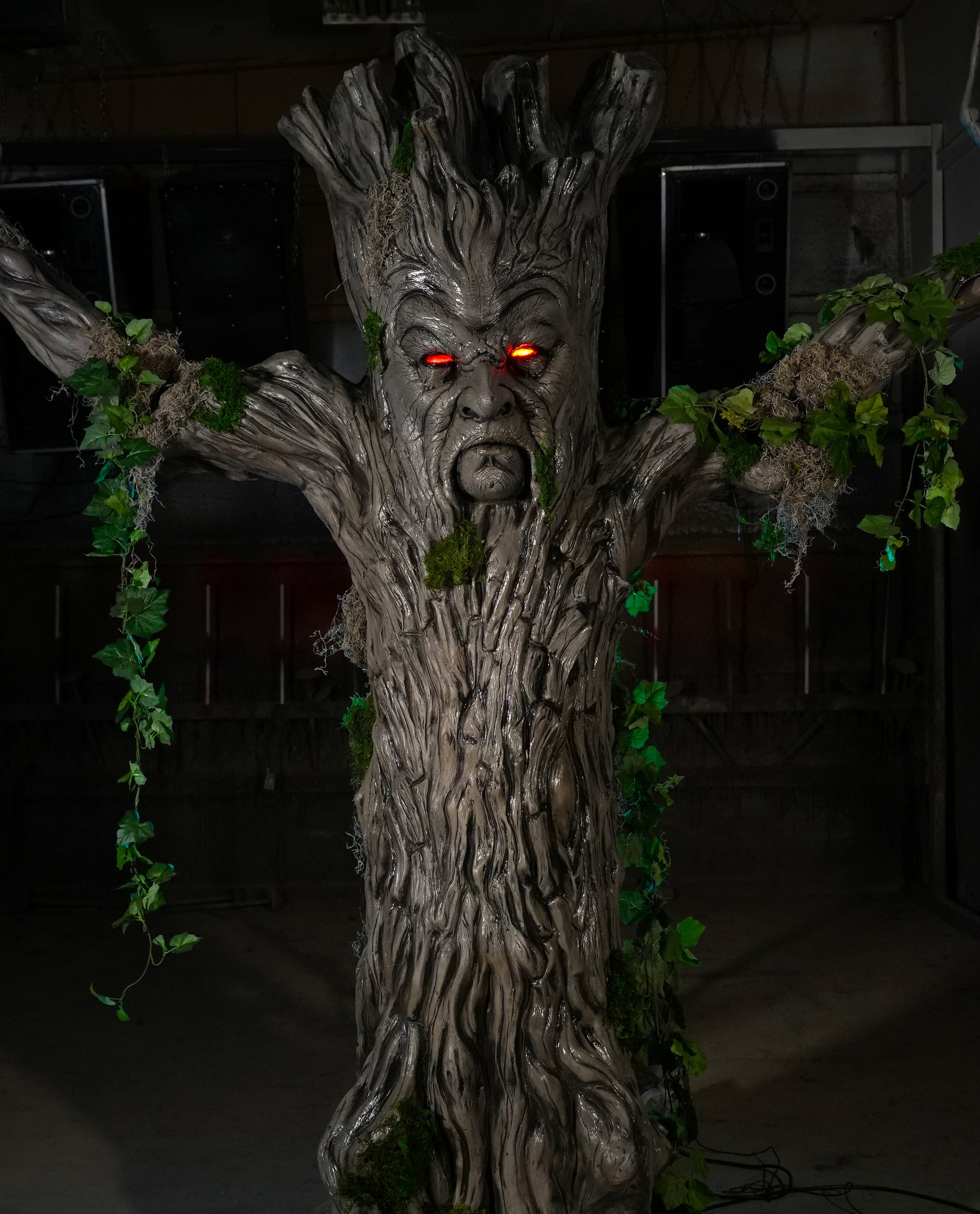 Evil Tree Giant Animatronic Haunt Prop with Glowing Red Eyes and Moving ...